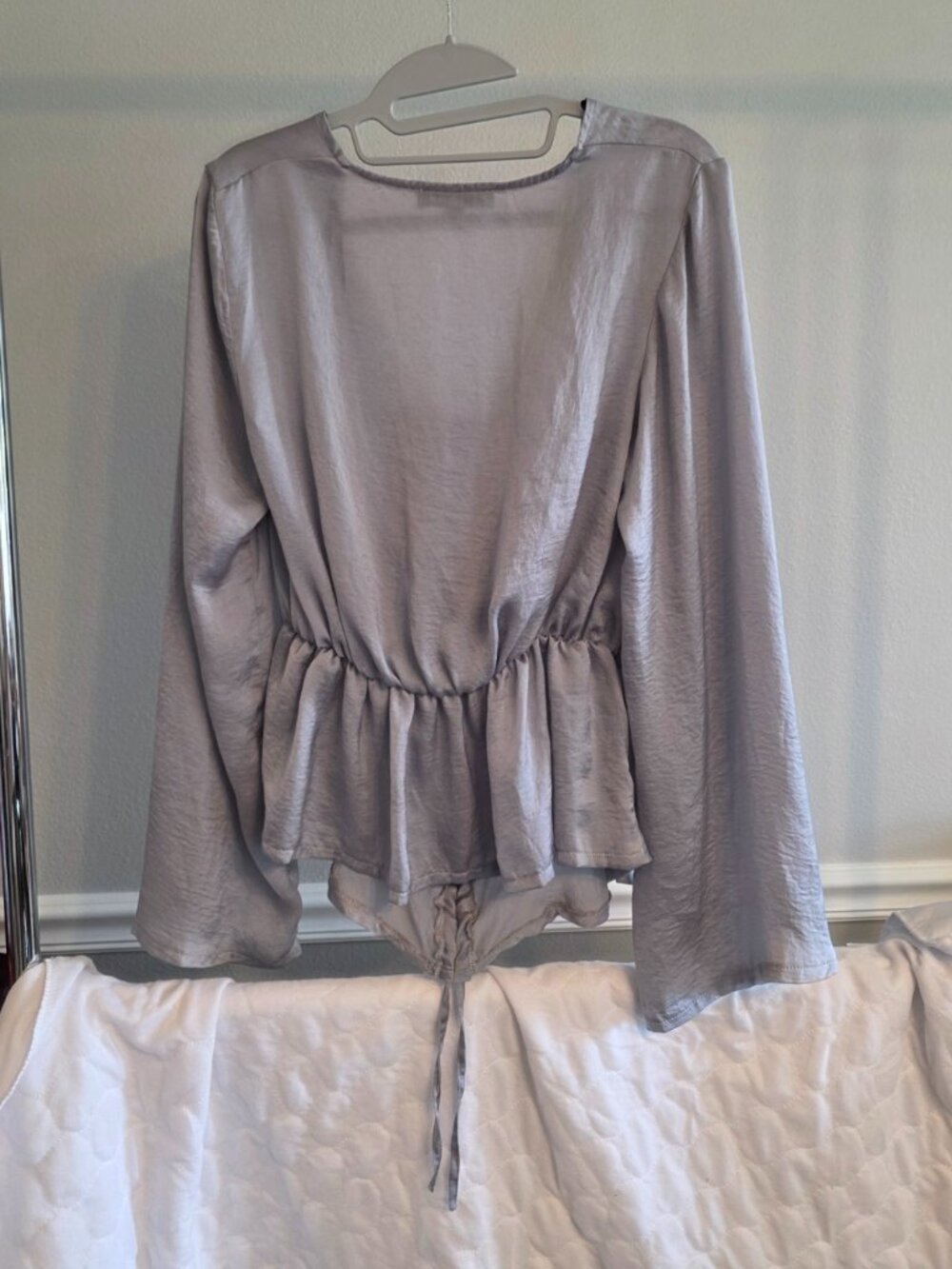 MISSGUIDED Bell Sleeve Whimsigoth Top With Ruched Front Detail Deep V Neck Sz 8 - Picture 5 of 16